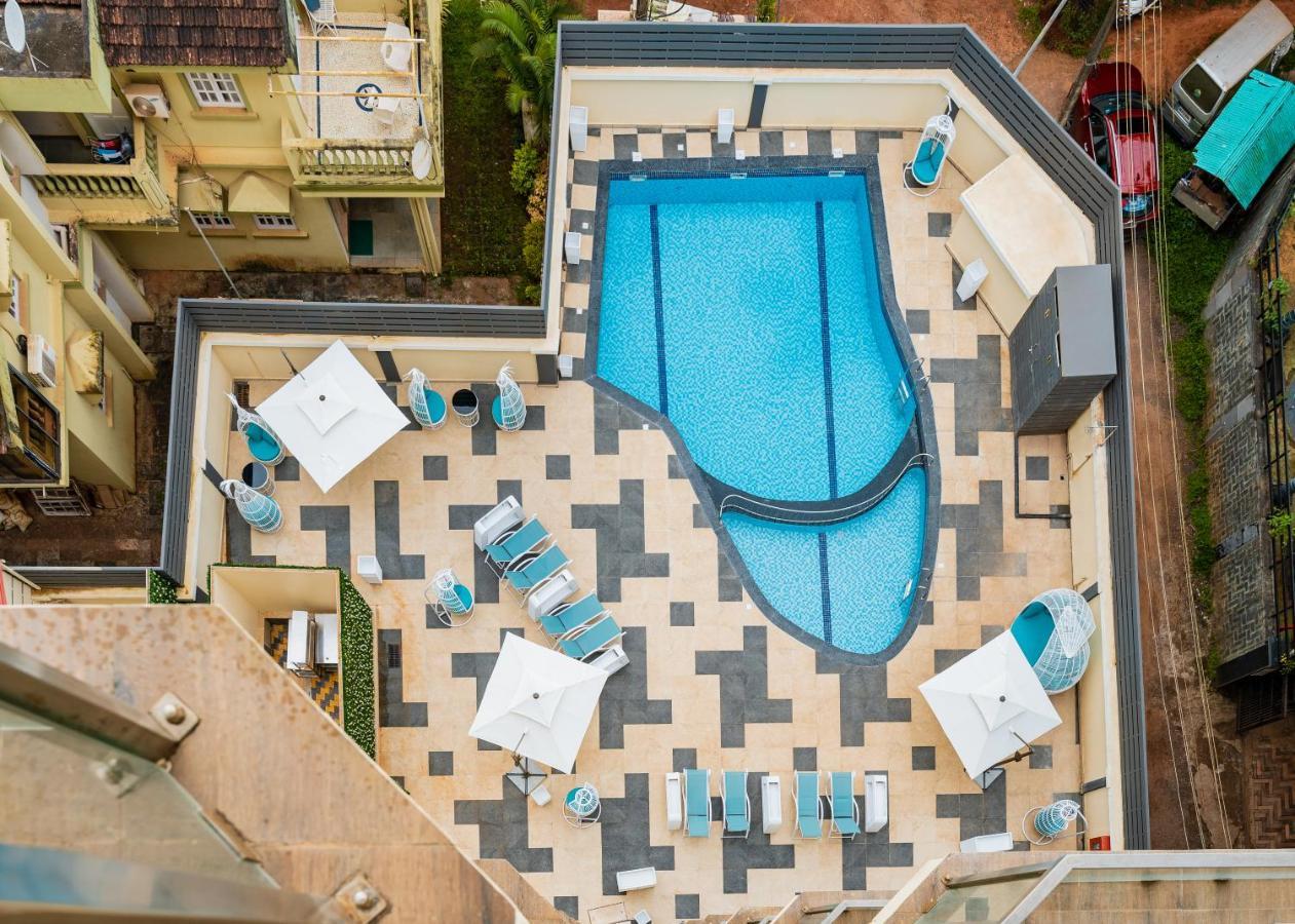 Regenta Central Imperial Candolim Goa Exteriör bild