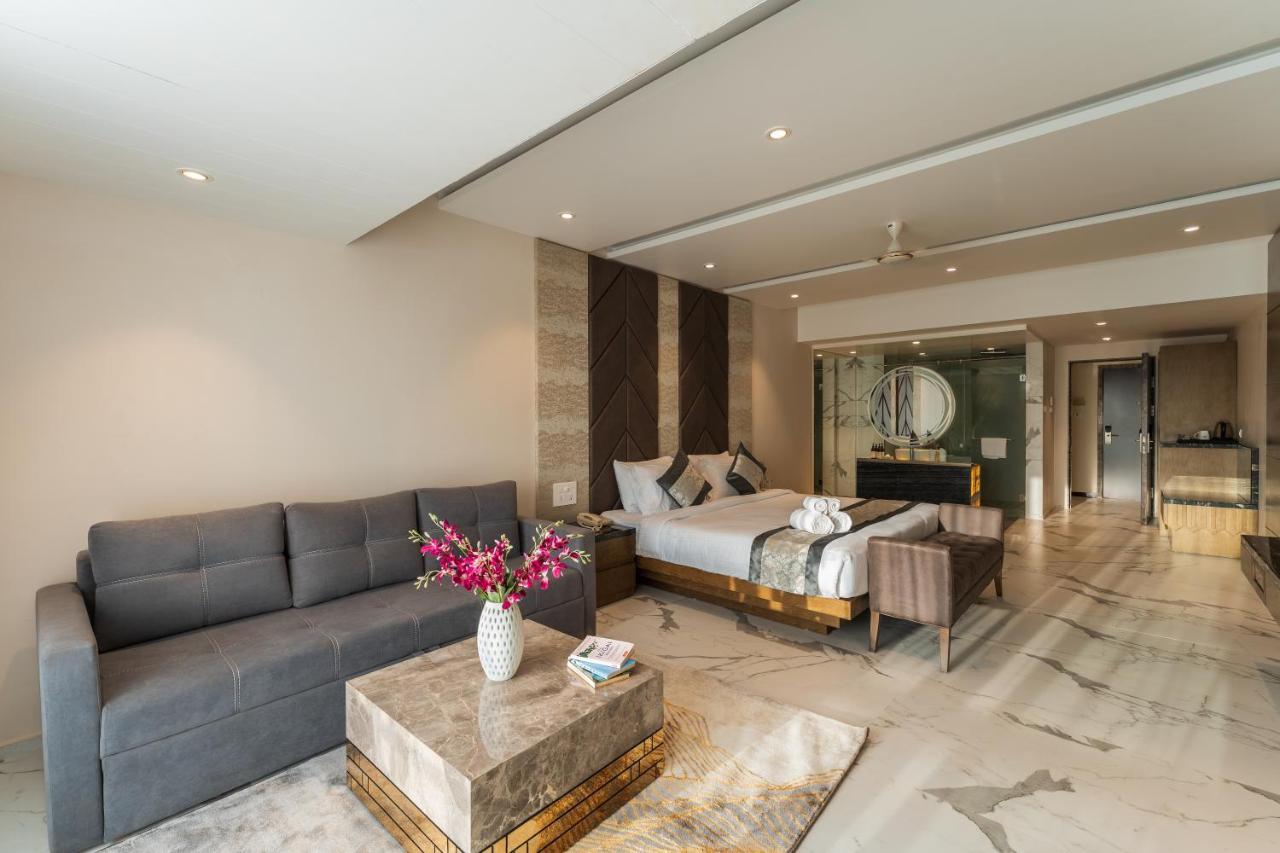 Regenta Central Imperial Candolim Goa Exteriör bild