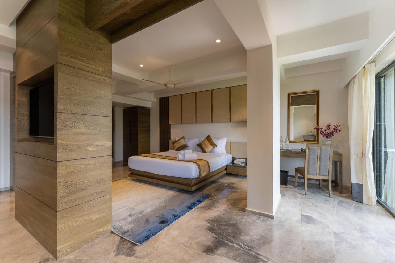Regenta Central Imperial Candolim Goa Exteriör bild