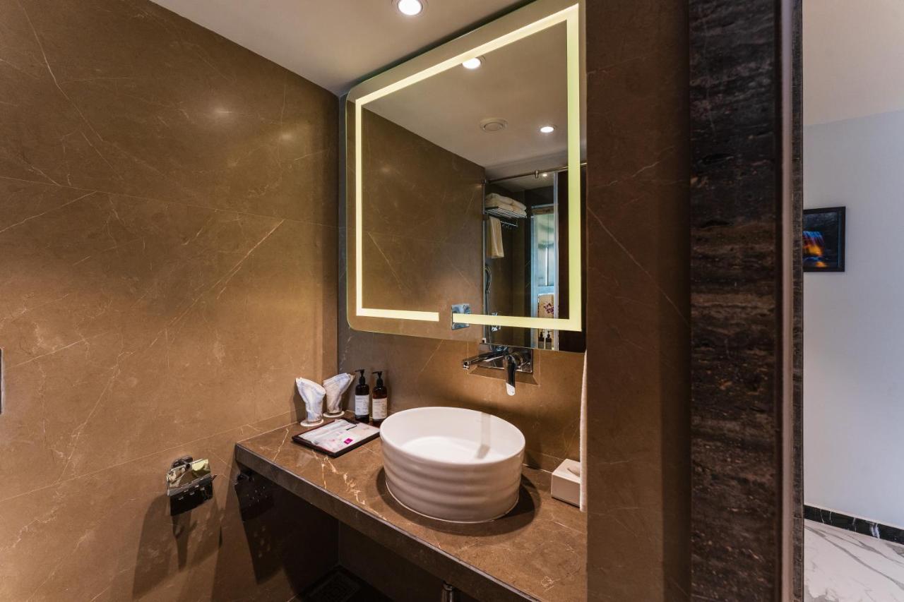 Regenta Central Imperial Candolim Goa Exteriör bild